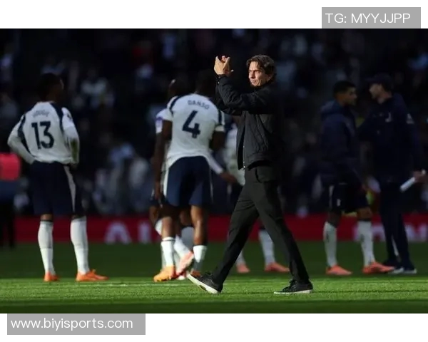 姆伯莫荣膺曼联对热刺比赛最佳球员引发球迷热议