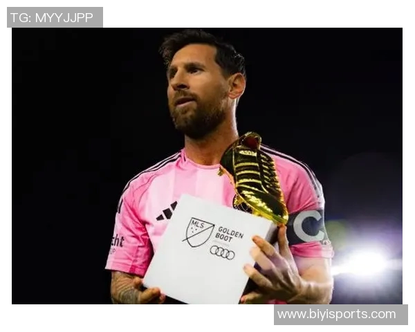 梅西38岁依然风采依旧我和他踢球也得拼命追球